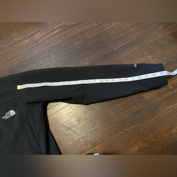 The North Face Women's Black Jacket - Picture 6 of 8